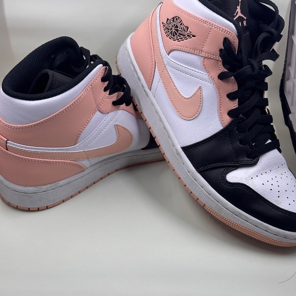 AIR JORDAN 1 MID - Picture 3 of 6